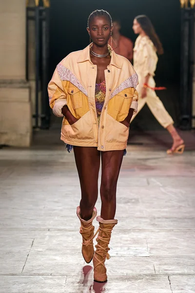 Look 8